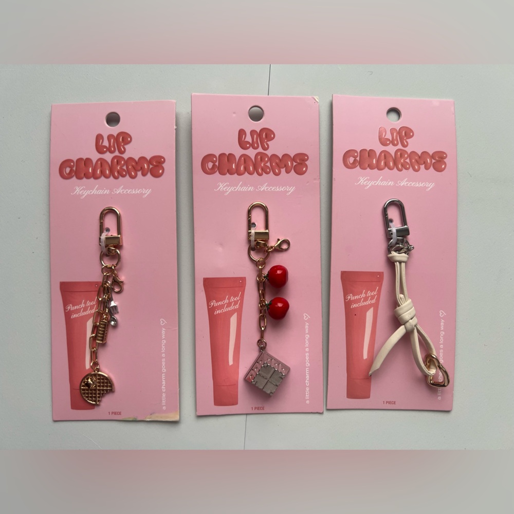 Studio Artifact Lip Charm Keychain
Accessory